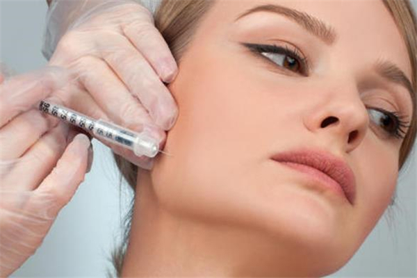 脸上打溶脂针会皮肤松弛吗,脸上打溶脂针皮肤会变松弛吗