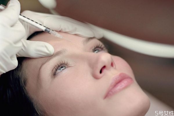 鱼尾纹除皱注意事项,怎样去除皱纹和鱼尾纹最有效