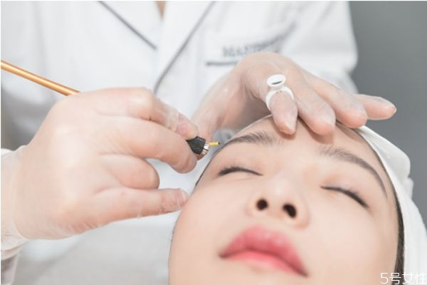 冬天可以纹眉吗,冬天纹眉好不好