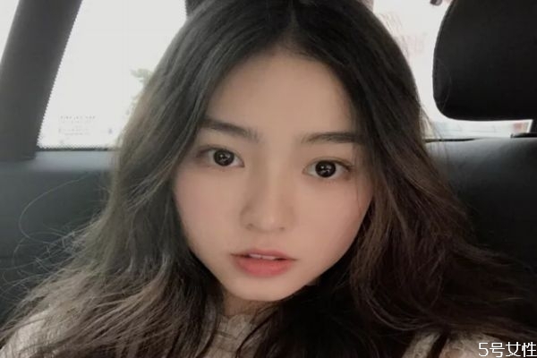 开内眼角拆线疼吗,开眼角拆线疼吗