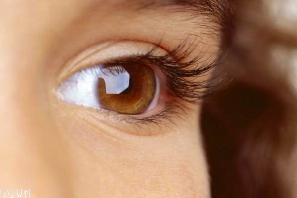 上睑下垂怎么解决,上睑下垂怎么自己改善