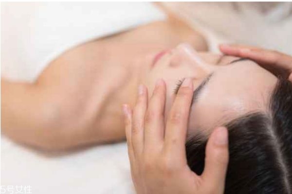 果酸换肤后能化妆吗,果酸换肤后能正常护肤吗 果酸换肤后能化妆吗,果酸换肤后能正常护肤吗