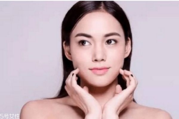 自体填充脂肪的利弊,自体脂肪填充的好处和坏处