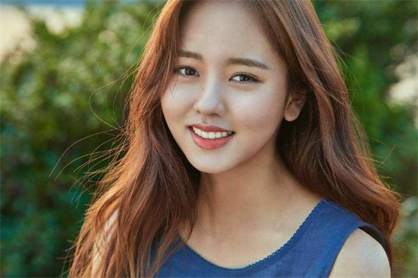 鞍鼻好看吗,塌鼻梁隆鼻多少钱