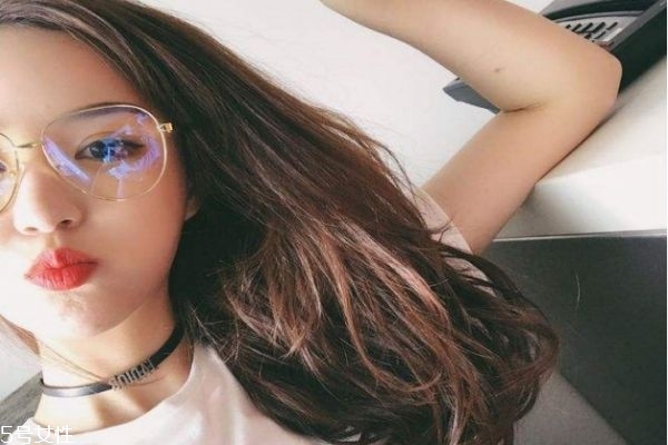 双眼皮埋线的手术过程视频,做双眼皮埋线过程