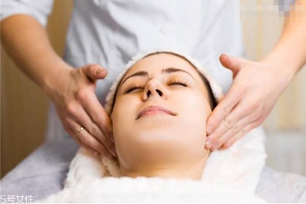 果酸换肤后脸特别痛,果酸换肤做完后什么反应