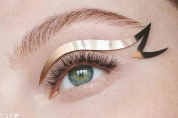 接完睫毛多久可以洗澡,接睫毛以后多久可以洗澡