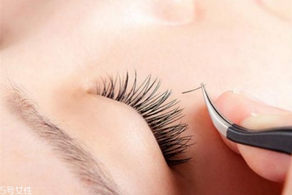 种睫毛怎么保持久一点,接睫毛怎样才保持的久一点