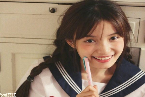 脂肪填充好还是打玻尿酸好,打玻尿酸好还是自体脂肪填充好