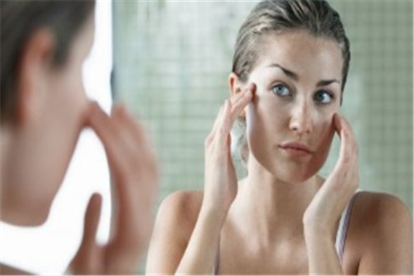 如何把双眼皮变成单眼皮,天生双眼皮是怎么做的