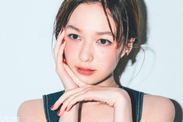 植发后多久开始脱落,植发脱落后多久能长出新发