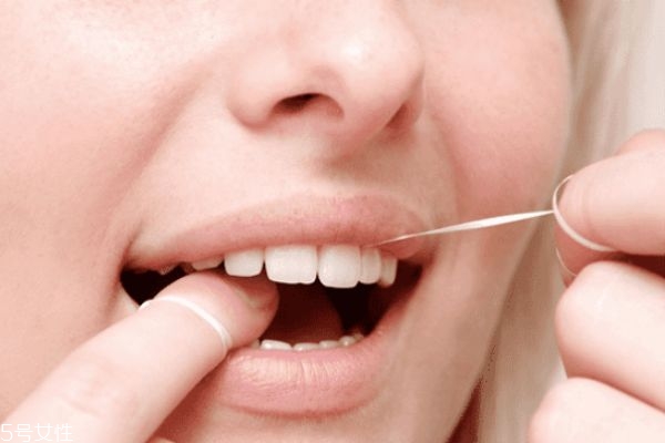 牙齿冷光美白疼吗,做了冷光美白牙疼死了