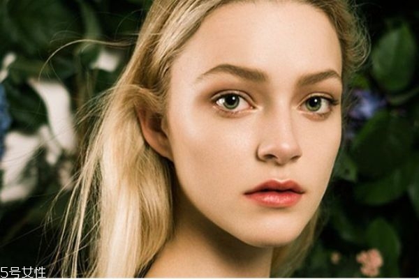 肿眼泡可以做埋线吗,肿眼皮可以做埋线吗 肿眼泡可以做埋线吗,肿眼皮可以做埋线吗