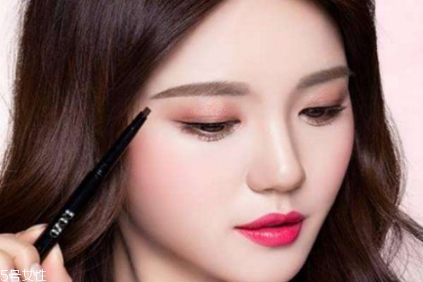 半永久眉毛要洗几次才能洗掉,永久性眉毛能不能洗掉