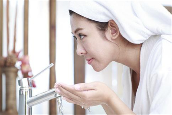 玻尿酸泪沟填充多少钱,填充泪沟一般价格