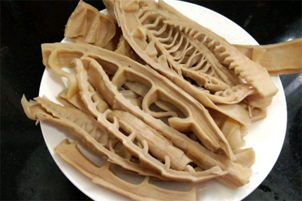 笋干和笋衣有什么区别,笋衣和竹笋的区别