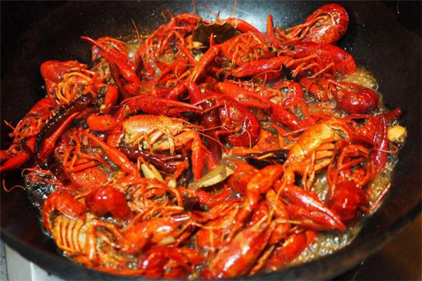 吃虾会不会过敏,为什么吃虾有的会过敏有的不会