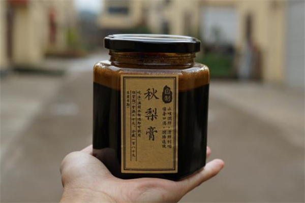 秋梨膏和枇杷膏哪个好,秋梨膏和枇杷膏哪个好喝