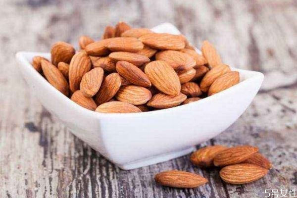 苦杏仁可以吃吗?,苦杏仁可以吃吗有毒吗