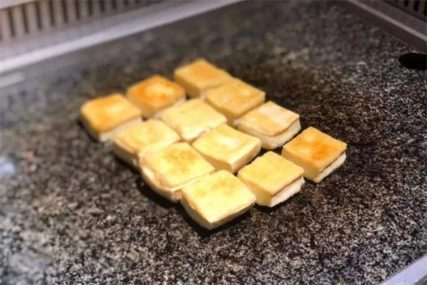 微波炉烤包浆豆腐的做法,微波炉可以烤包浆豆腐吗 微波炉烤包浆豆腐的做法,微波炉可以烤包浆豆腐吗