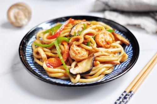 海鲜炒乌冬面的做法,海鲜炒乌冬面的做法大全窍门
