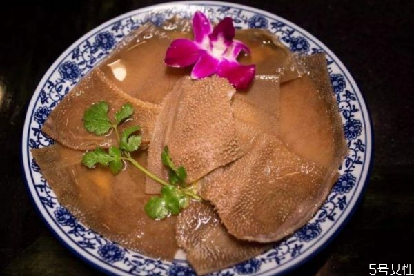 吃毛肚的好处,吃毛肚有什么好处和坏处