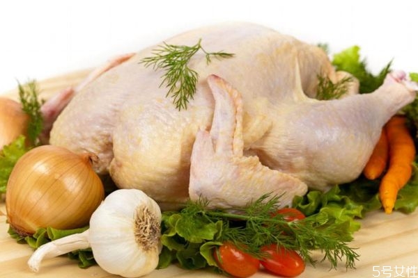 吃鸡肉有啥好处,吃鸡肉的好处和坏处