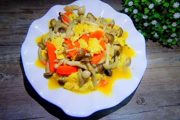 鸡蛋和蟹味菇可以一起吃吗,蟹味菇可以和鸭蛋一起吃吗