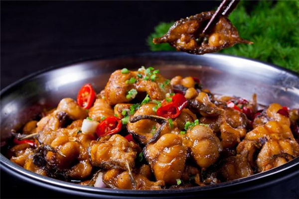 鲶鱼哪些地方不能吃,鲶鱼不能吃