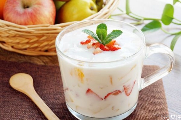 酸奶的成分有哪些,酸奶成份是什么意思