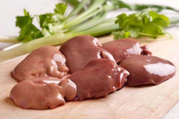 孕妇可以吃鸡肝吗?,怀孕初期可以吃鸡肉吗