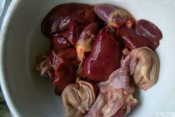 吃鸡肝有什么好处呢,吃鸡肝对身体有什么好处和坏处