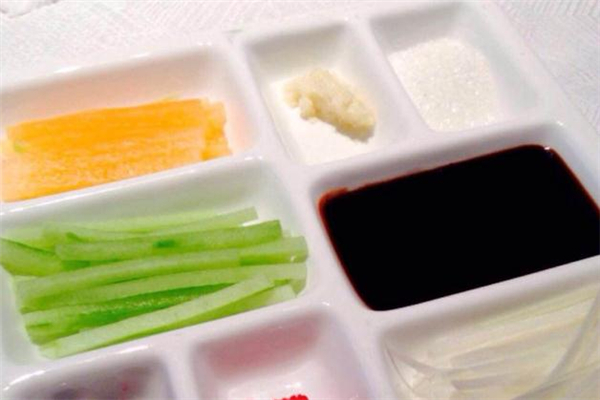 甜面酱是甜的还是咸的?,正宗的甜面酱是甜的还是咸的