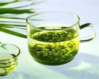 艾草叶煮水喝的功效和作用,艾草叶煮水喝的功效