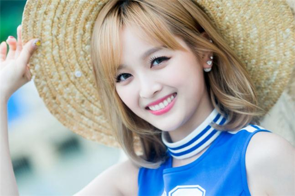 镭射净肤后可以洗脸吗,镭射净肤多久可以化妆