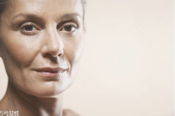 垫下巴年纪大后的危害是什么?,垫下巴老了有什么影响