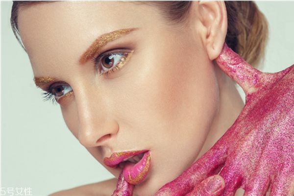 隆鼻假体取出后要注意什么,把隆鼻的假体取出会怎样 隆鼻假体取出后要注意什么,把隆鼻的假体取出会怎样