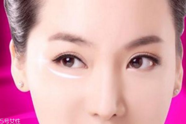切眼袋后多久恢复自然效果图片,切眼袋后多久恢复自然