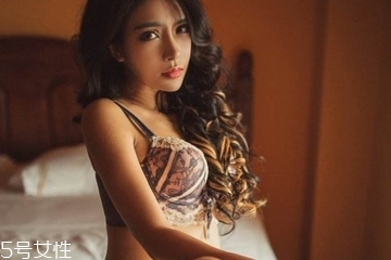 假体隆胸的并发症,假体隆胸感染什么症状