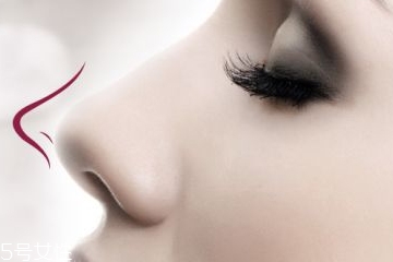 隆鼻后多久可以沾水,垫鼻子能保持多久