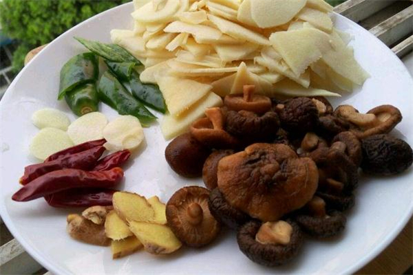 冬菇是高嘌呤食物吗,冬菇含嘌呤高吗