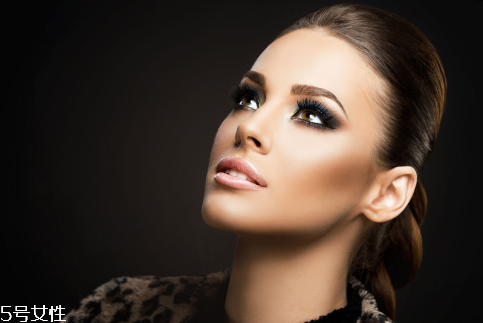 线雕隆鼻后可以喝酒吗,线雕隆鼻多久可以喝酒