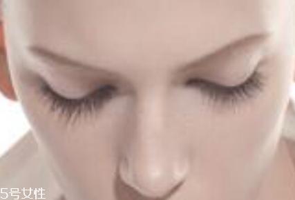 嫁接假睫毛有什么危害,嫁接假睫毛好吗