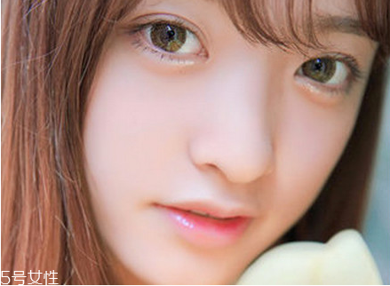 割完双眼皮充血正常吗,割双眼皮充血怎么回事