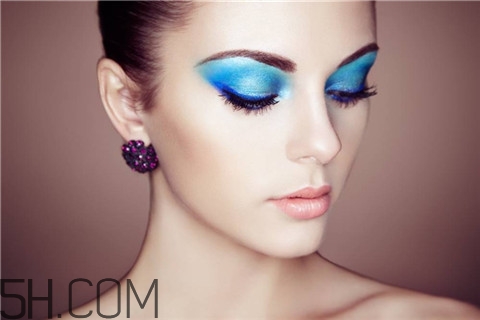 烤瓷牙会变色吗,烤瓷牙的颜色可以改变吗