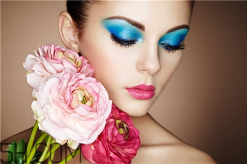 玻尿酸隆胸能用手捏吗,玻尿酸可以隆胸吗