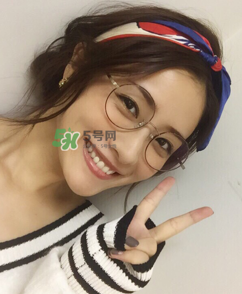 美瞳线的好处和坏处,做美瞳线好还是眼线好