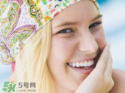 怎么去除牙齿上的烟渍黑渍,如何去除牙齿上的烟渍最快的方法