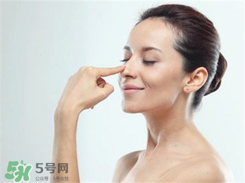 假体隆鼻多久可以敷面膜,假体隆鼻多久可以敷面膜,用护肤品