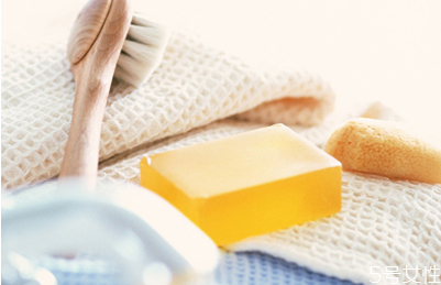 硫磺皂洗脸为什么痘痘更严重,为什么用硫磺皂洗脸痘痘越来越多